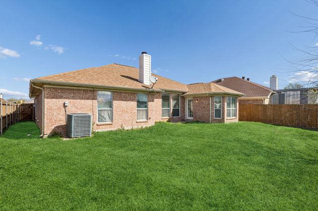 1914 Lennox Lane, Arlington, TX 76018