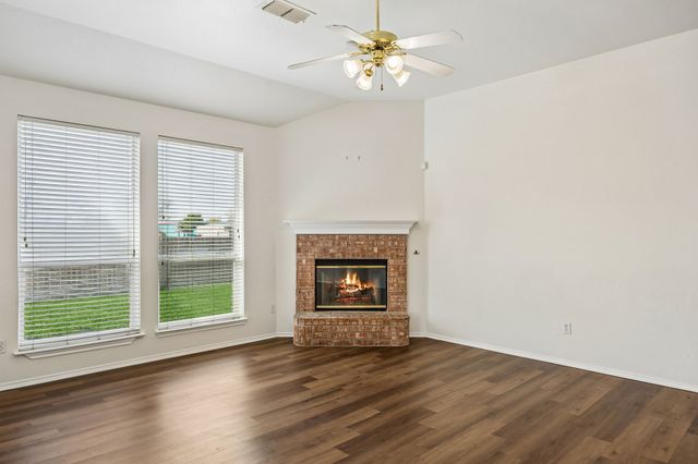 1914 Lennox Lane, Arlington, TX 76018