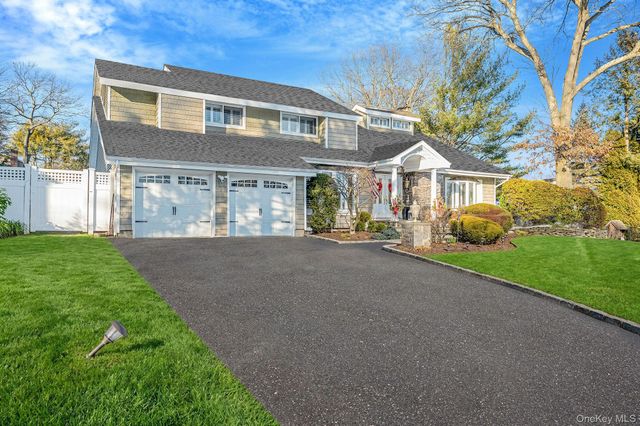 10 Alpine Court, Smithtown, NY 11787