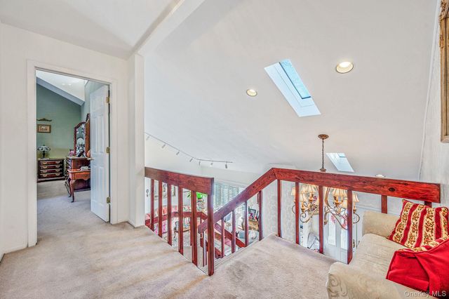 10 Alpine Court, Smithtown, NY 11787