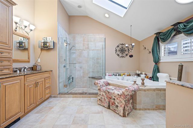 10 Alpine Court, Smithtown, NY 11787