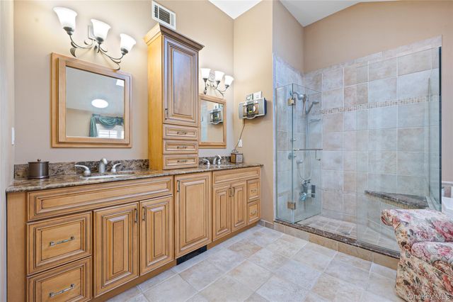 10 Alpine Court, Smithtown, NY 11787