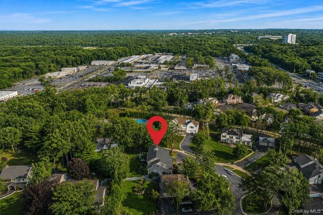 10 Alpine Court, Smithtown, NY 11787