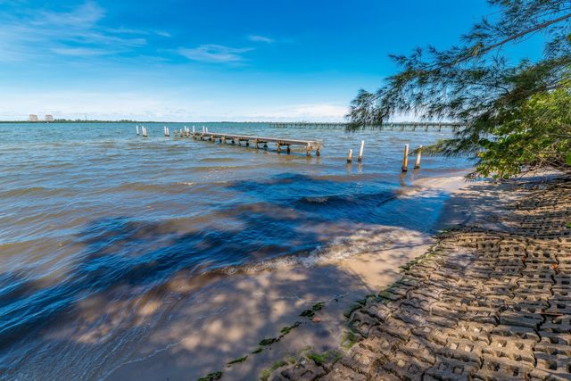 8605 S Indian River Drive, Fort Pierce, FL 34982