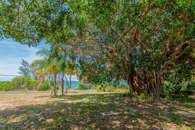 8605 S Indian River Drive, Fort Pierce, FL 34982