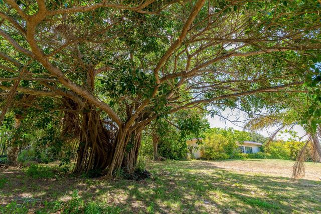 8605 S Indian River Drive, Fort Pierce, FL 34982