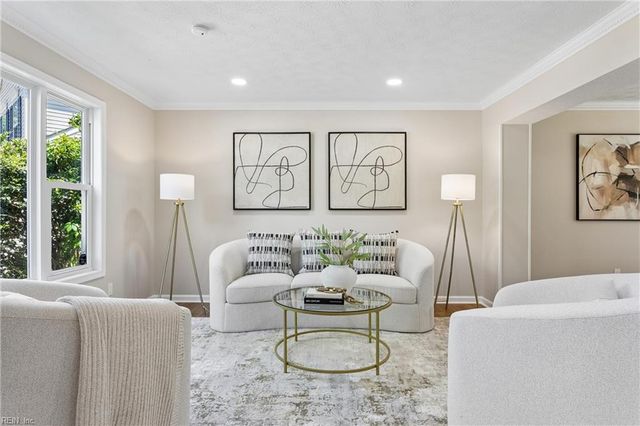 318 Dunnavant LN, Newport News, VA 23606