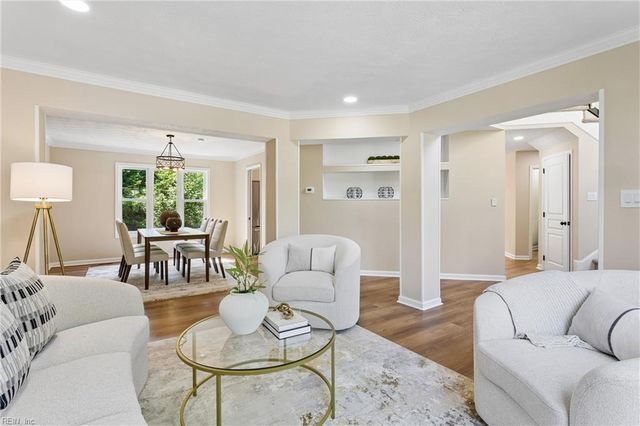 318 Dunnavant LN, Newport News, VA 23606