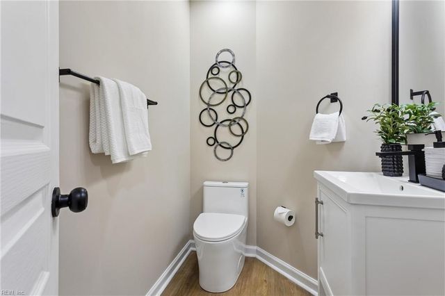 318 Dunnavant LN, Newport News, VA 23606