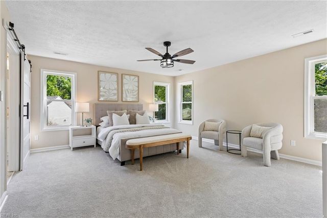 318 Dunnavant LN, Newport News, VA 23606