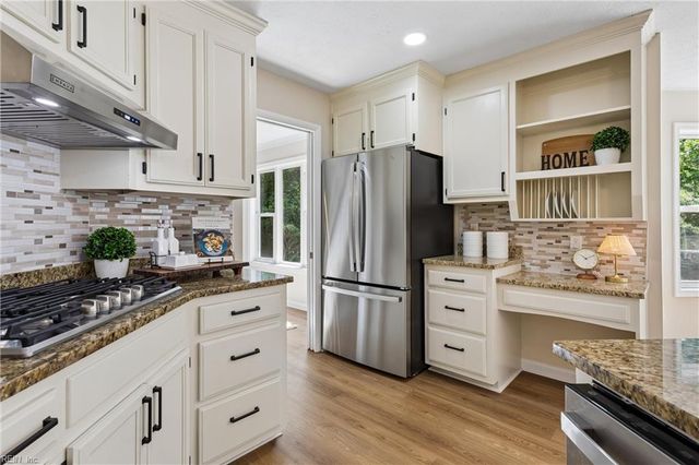 318 Dunnavant LN, Newport News, VA 23606