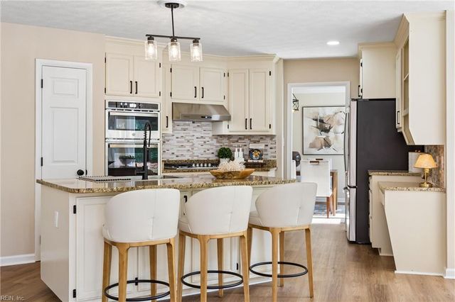 318 Dunnavant LN, Newport News, VA 23606