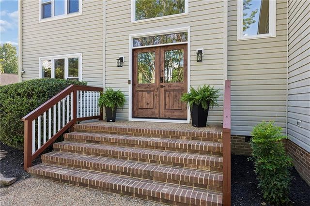 318 Dunnavant LN, Newport News, VA 23606