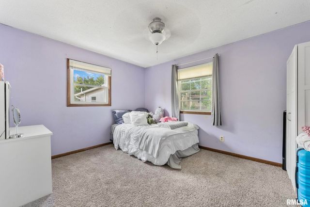 2315 KINGSWAY Drive, Bettendorf, IA 52722