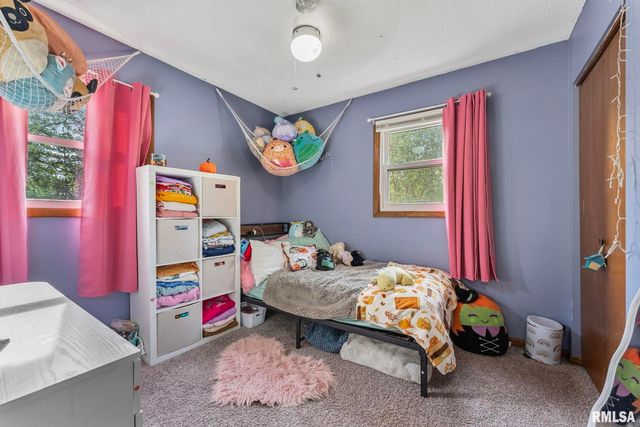 2315 KINGSWAY Drive, Bettendorf, IA 52722