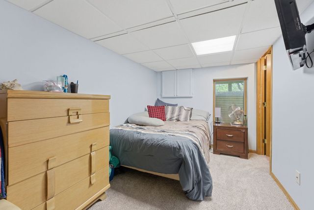 2315 KINGSWAY Drive, Bettendorf, IA 52722