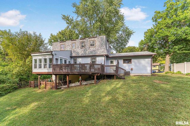 2315 KINGSWAY Drive, Bettendorf, IA 52722