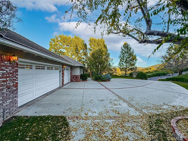 24525 Desert, Newhall, CA 91321