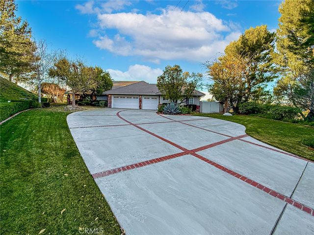 24525 Desert, Newhall, CA 91321