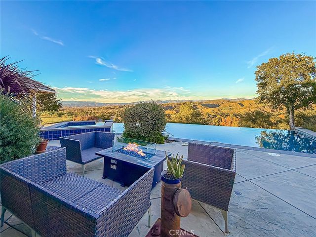 24525 Desert, Newhall, CA 91321