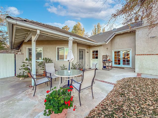 24525 Desert, Newhall, CA 91321