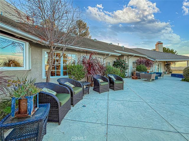 24525 Desert, Newhall, CA 91321