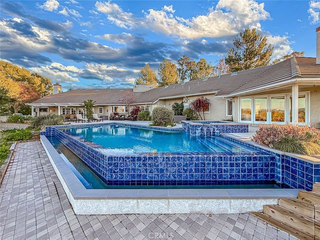 24525 Desert, Newhall, CA 91321