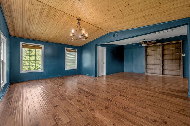 690 Finnell Pike, Georgetown, KY 40324
