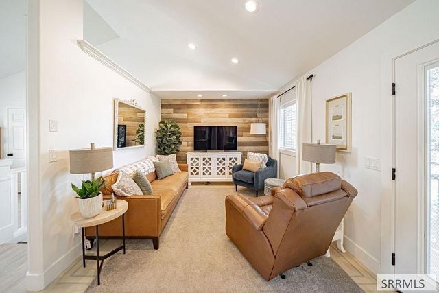 110 S 12th W, Rexburg, ID 83440
