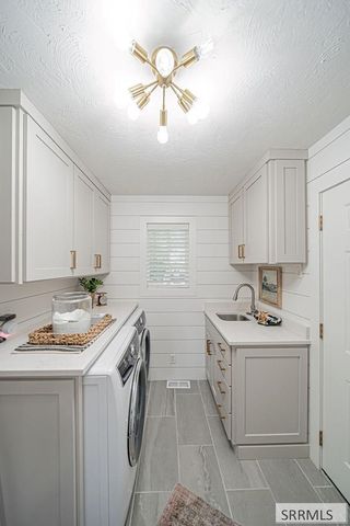 110 S 12th W, Rexburg, ID 83440