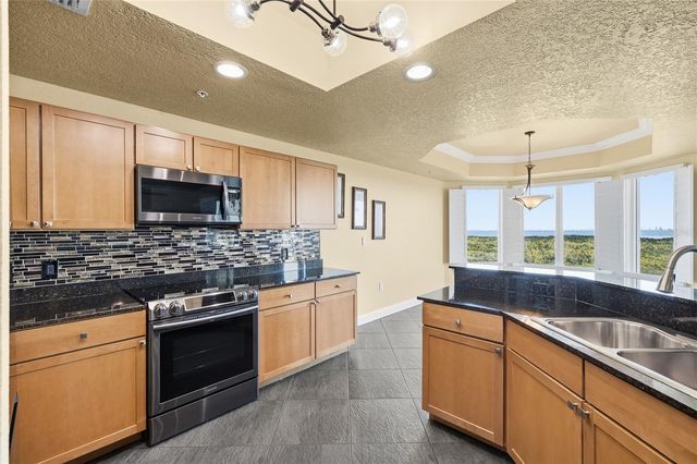 10851 MANGROVE CAY LANE NE 1112, St Petersburg, FL 33716