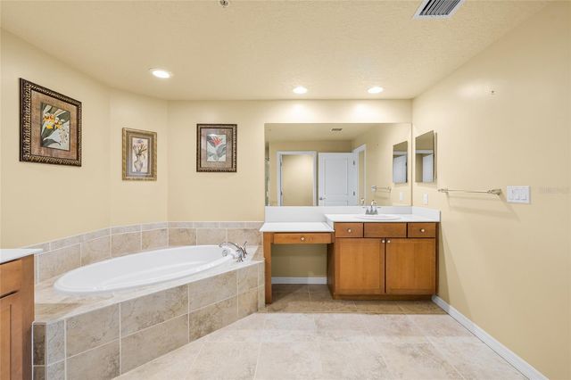 10851 MANGROVE CAY LANE NE 1112, St Petersburg, FL 33716