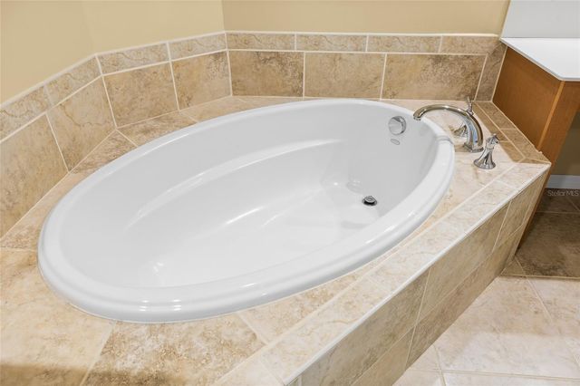 10851 MANGROVE CAY LANE NE 1112, St Petersburg, FL 33716