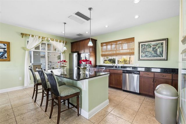 10851 MANGROVE CAY LANE NE 1112, St Petersburg, FL 33716