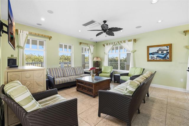 10851 MANGROVE CAY LANE NE 1112, St Petersburg, FL 33716