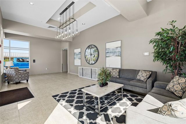 10851 MANGROVE CAY LANE NE 1112, St Petersburg, FL 33716