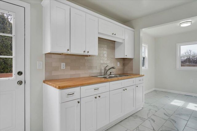 2002 Wayne ST, Roanoke, VA 24012