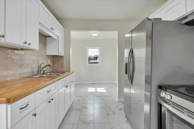 2002 Wayne ST, Roanoke, VA 24012