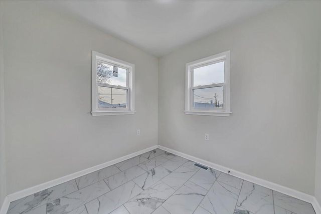 2002 Wayne ST, Roanoke, VA 24012