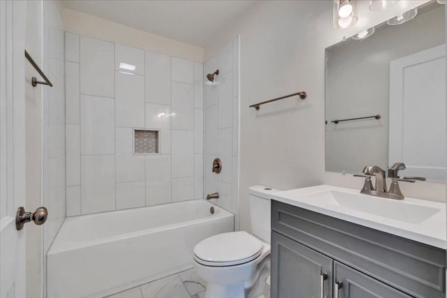 2002 Wayne ST, Roanoke, VA 24012