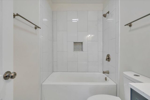 2002 Wayne ST, Roanoke, VA 24012