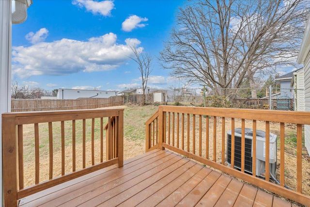 2002 Wayne ST, Roanoke, VA 24012