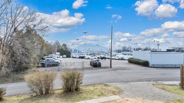 2002 Wayne ST, Roanoke, VA 24012