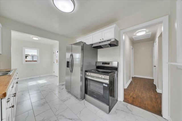 2002 Wayne ST, Roanoke, VA 24012