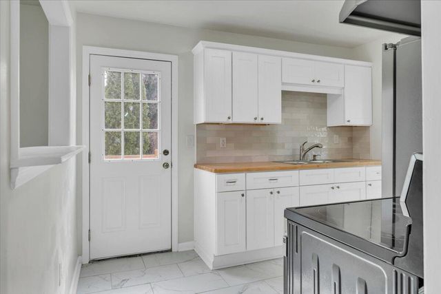 2002 Wayne ST, Roanoke, VA 24012