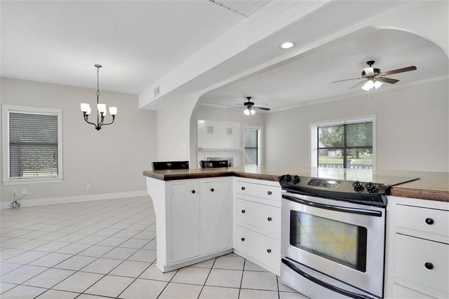 508 Wildwood Drive, Lake Charles, LA 70611