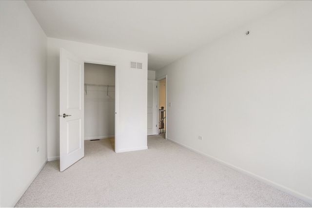 104 Sterling Drive, Lincolnshire, IL 60069
