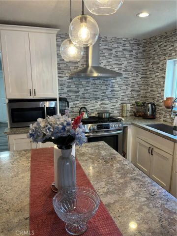 242 E M, Colton, CA 92324