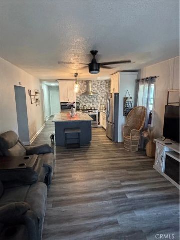 242 E M, Colton, CA 92324