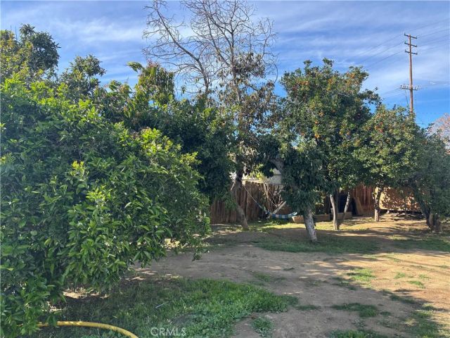 242 E M, Colton, CA 92324